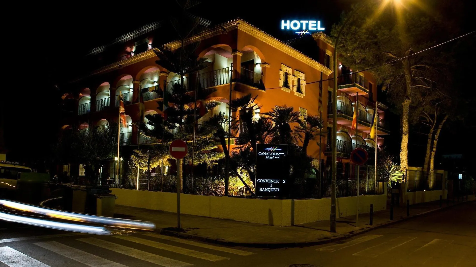 Hotel Canal Olímpic Castelldefels 3*,